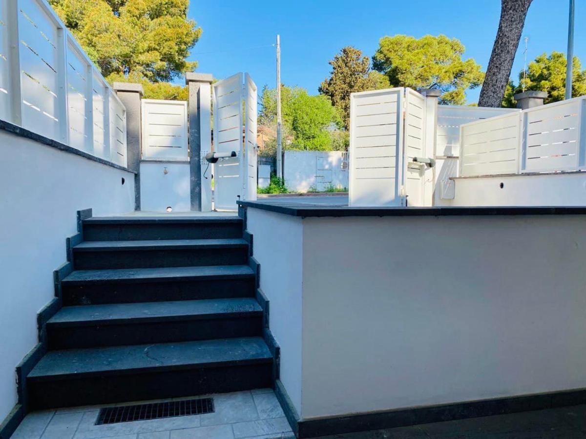 Appartamento Nuova Residenza dei 7 Pini a pochi passi dal mare Porto Pino Esterno foto