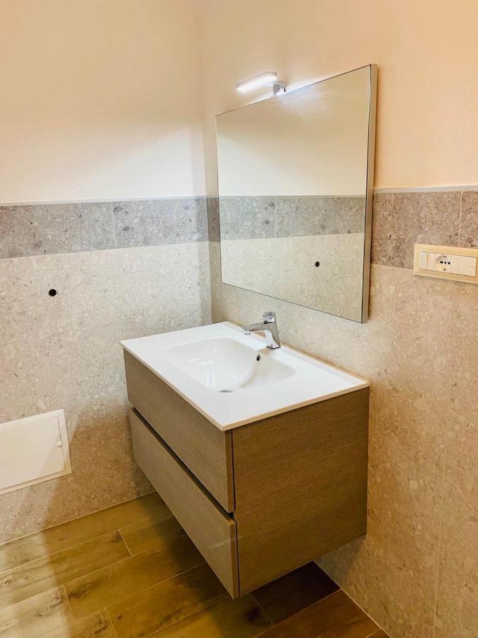 Appartamento Nuova Residenza dei 7 Pini a pochi passi dal mare Porto Pino Esterno foto