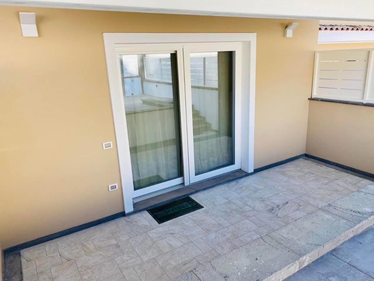 Appartamento Nuova Residenza dei 7 Pini a pochi passi dal mare Porto Pino Esterno foto