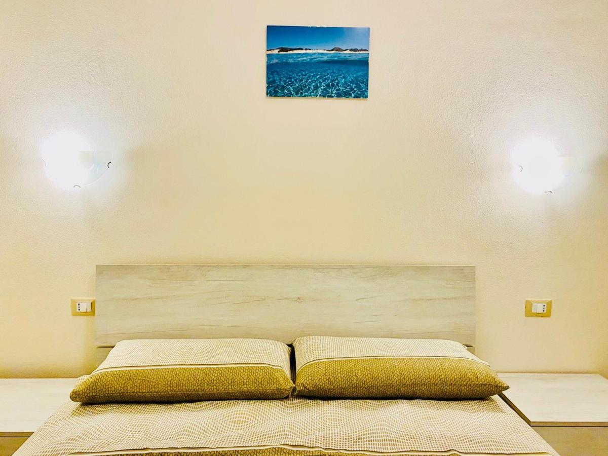 Appartamento Nuova Residenza dei 7 Pini a pochi passi dal mare Porto Pino Esterno foto