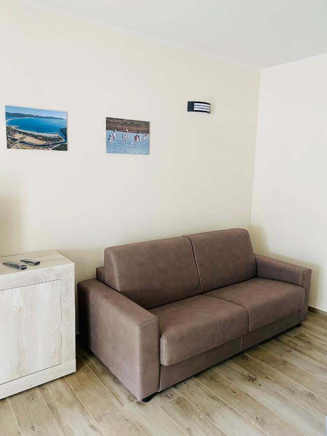 Appartamento Nuova Residenza dei 7 Pini a pochi passi dal mare Porto Pino Esterno foto