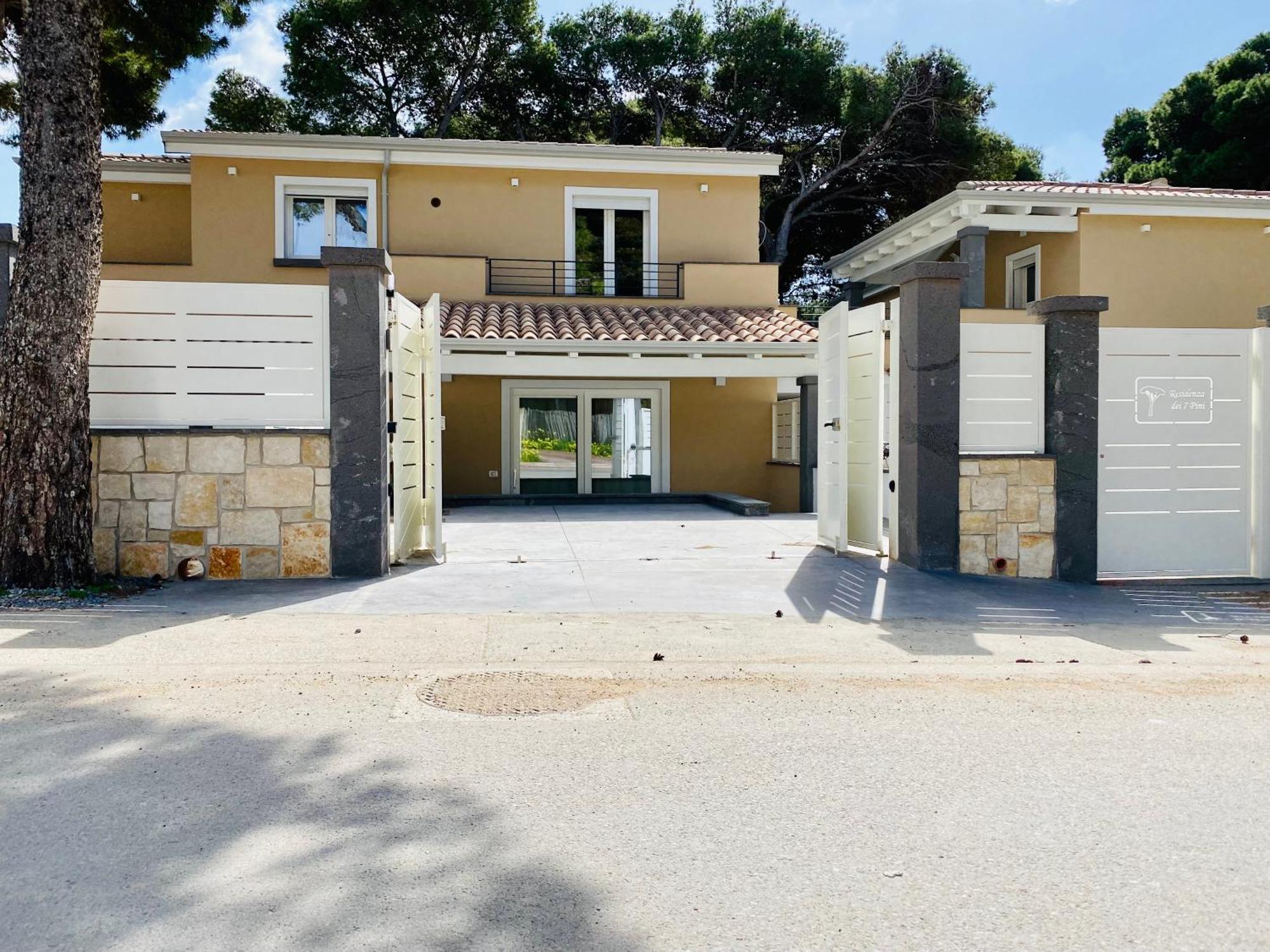 Appartamento Nuova Residenza dei 7 Pini a pochi passi dal mare Porto Pino Esterno foto